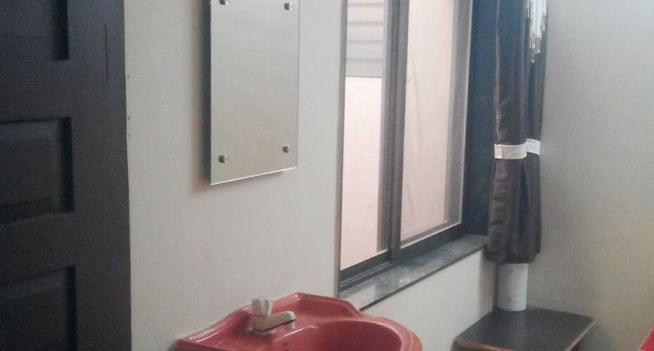 Hotel Navarang Guest House, Virpur 4
